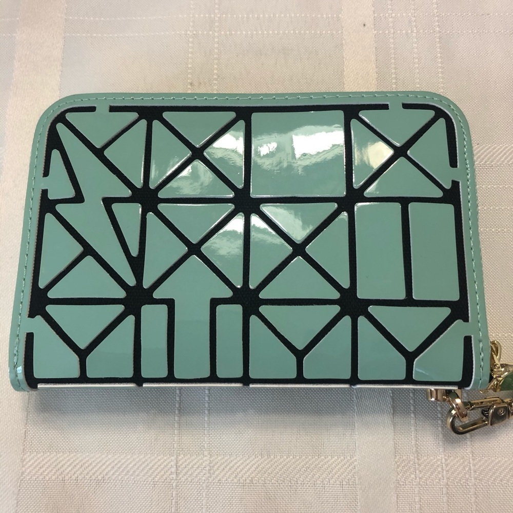 NWOT Isabelle Vegan Turquoise Blue Wristlet Clutch